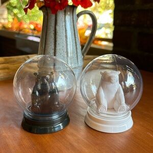 Gamago set of bear snowglobe salt and pepper shakers / christmas/holidays